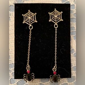 Vintage Avon Halloween Spiderweb Dangle Earrings